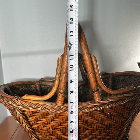 Rustic Wicker Basket w/ Double Woven Handle - Picture 6 of 9